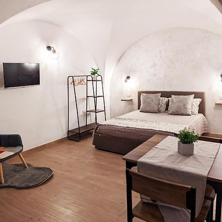 Dama Suite Love & Private Jacuzzi Bari Exterior photo