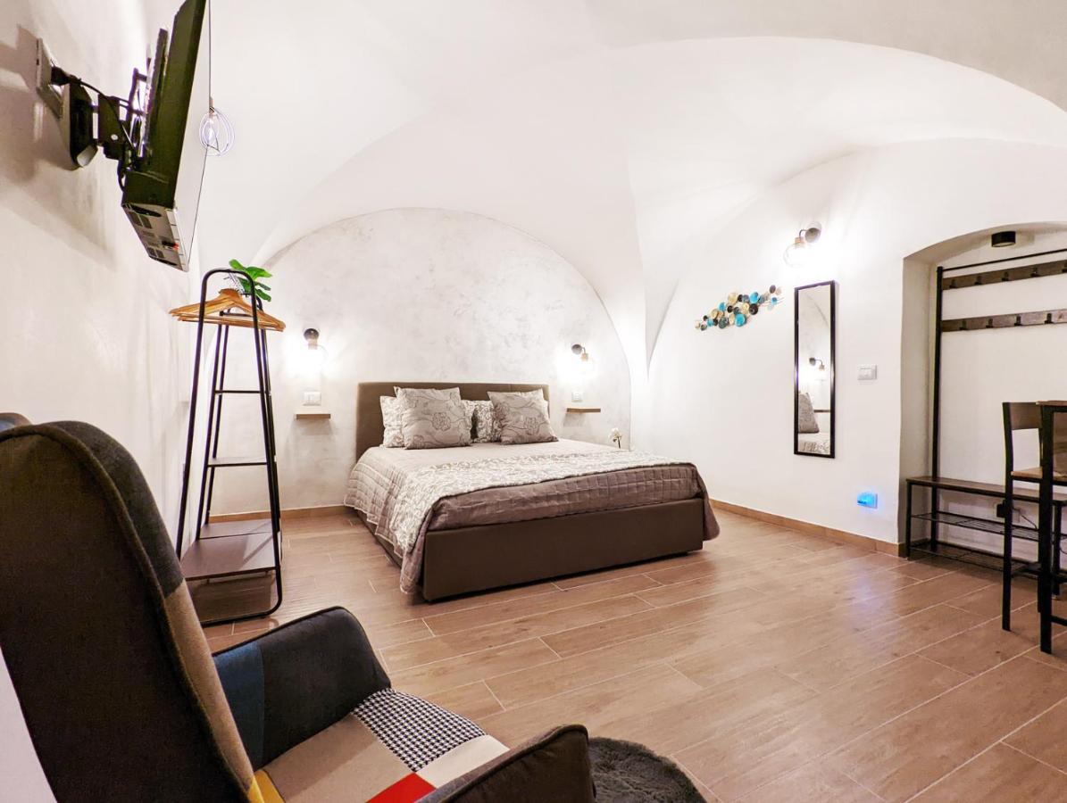 Dama Suite Love & Private Jacuzzi Bari Exterior photo