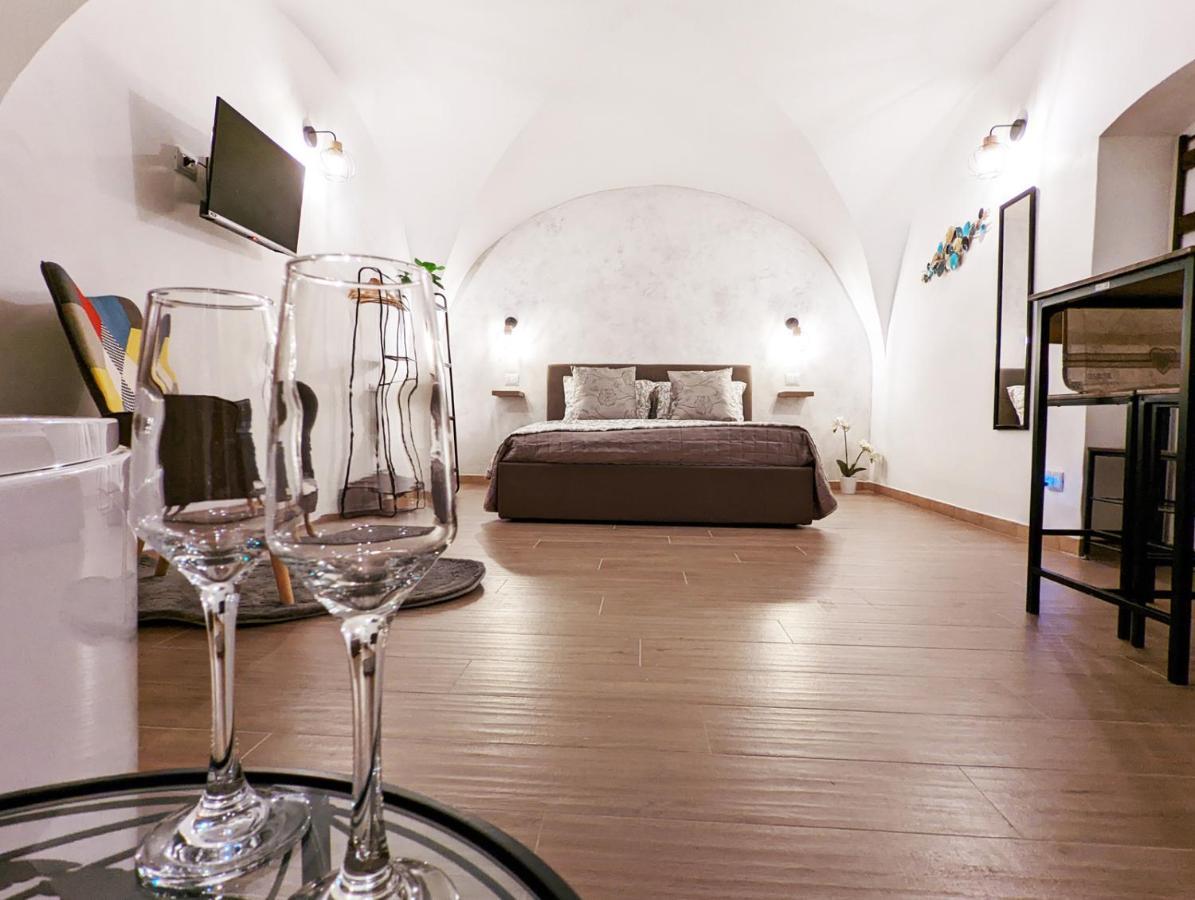 Dama Suite Love & Private Jacuzzi Bari Exterior photo