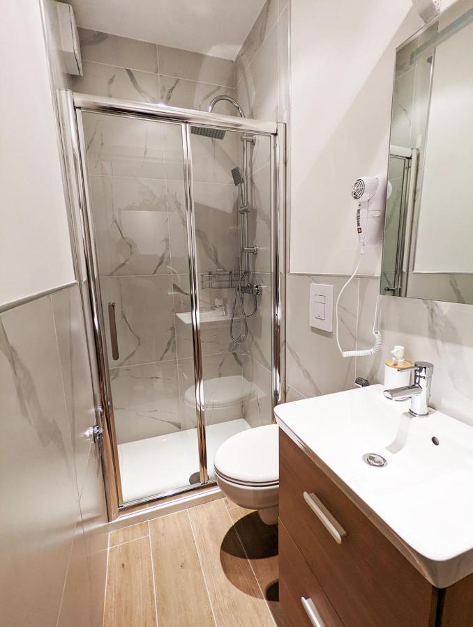 Dama Suite Love & Private Jacuzzi Bari Exterior photo
